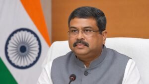 Explainer: विरोध की लहर में गया मंत्रालय, लेकिन क्या कमजोर हुए धर्मेंद्र प्रधान? पार्टी और हाईकमान का रुख क्या कहता है